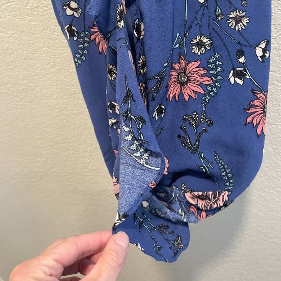 Braeve Blue Floral Ruffle Front Cami Tank Size Small - Picture 3 of 6